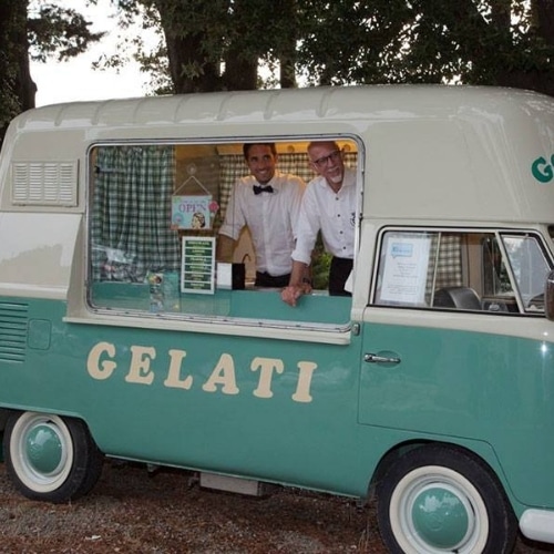 Italiaanse gelato-bus als sfeervol detail bij een bruiloft in Toscane.